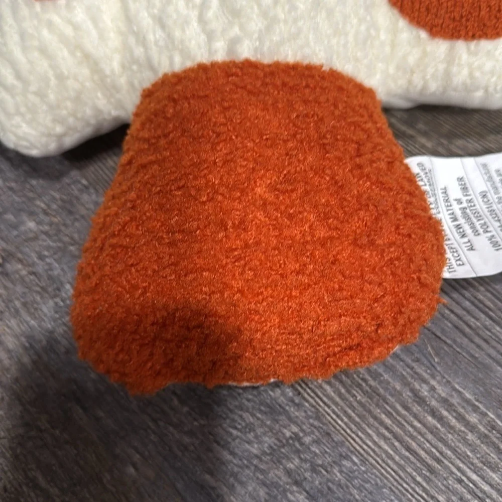 2 decorative shaped pillows